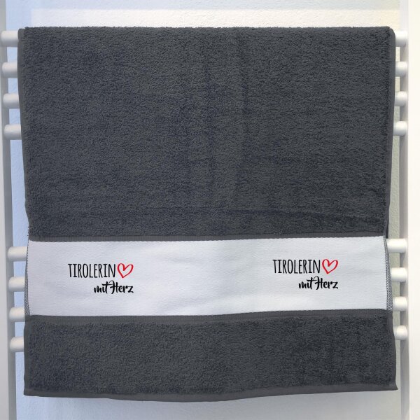 Handtuch Tirolerin mit Herz 50x100cm