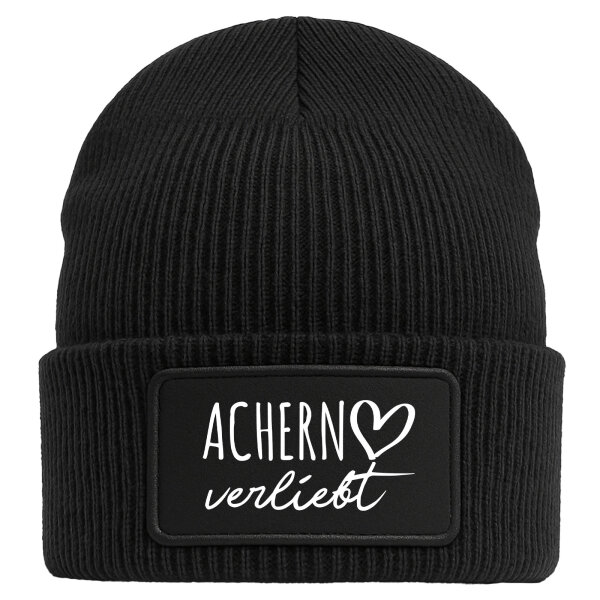 Beanie Achern verliebt Black