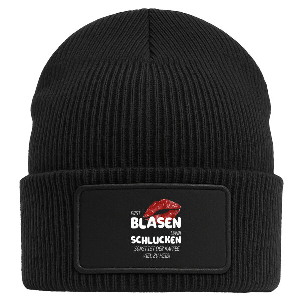 Beanie mit Patch Erst blasen dann schlucken, sonst Kaffee zu heiß Black